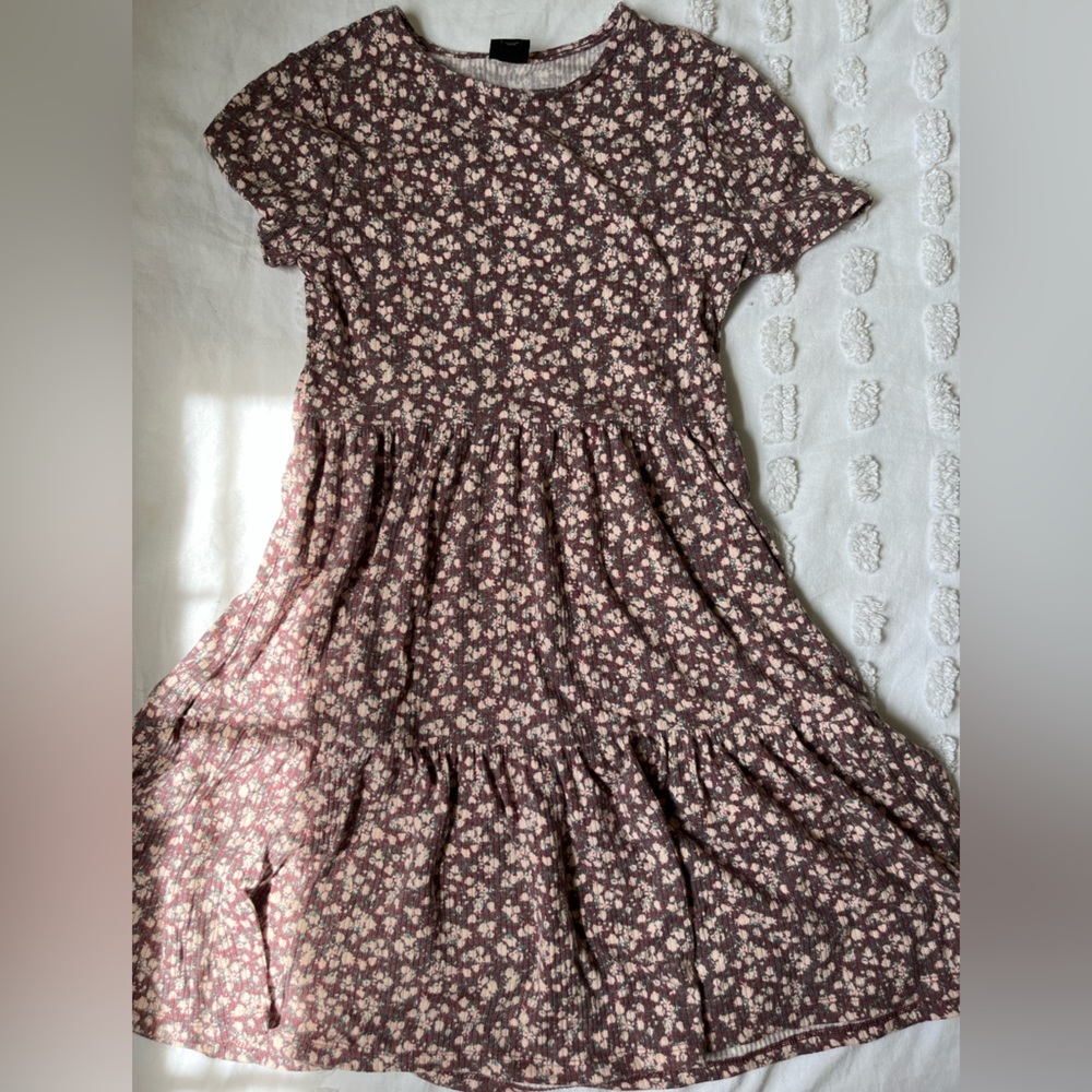 size ~ fits like S , color ~ purple/pink floral , dress